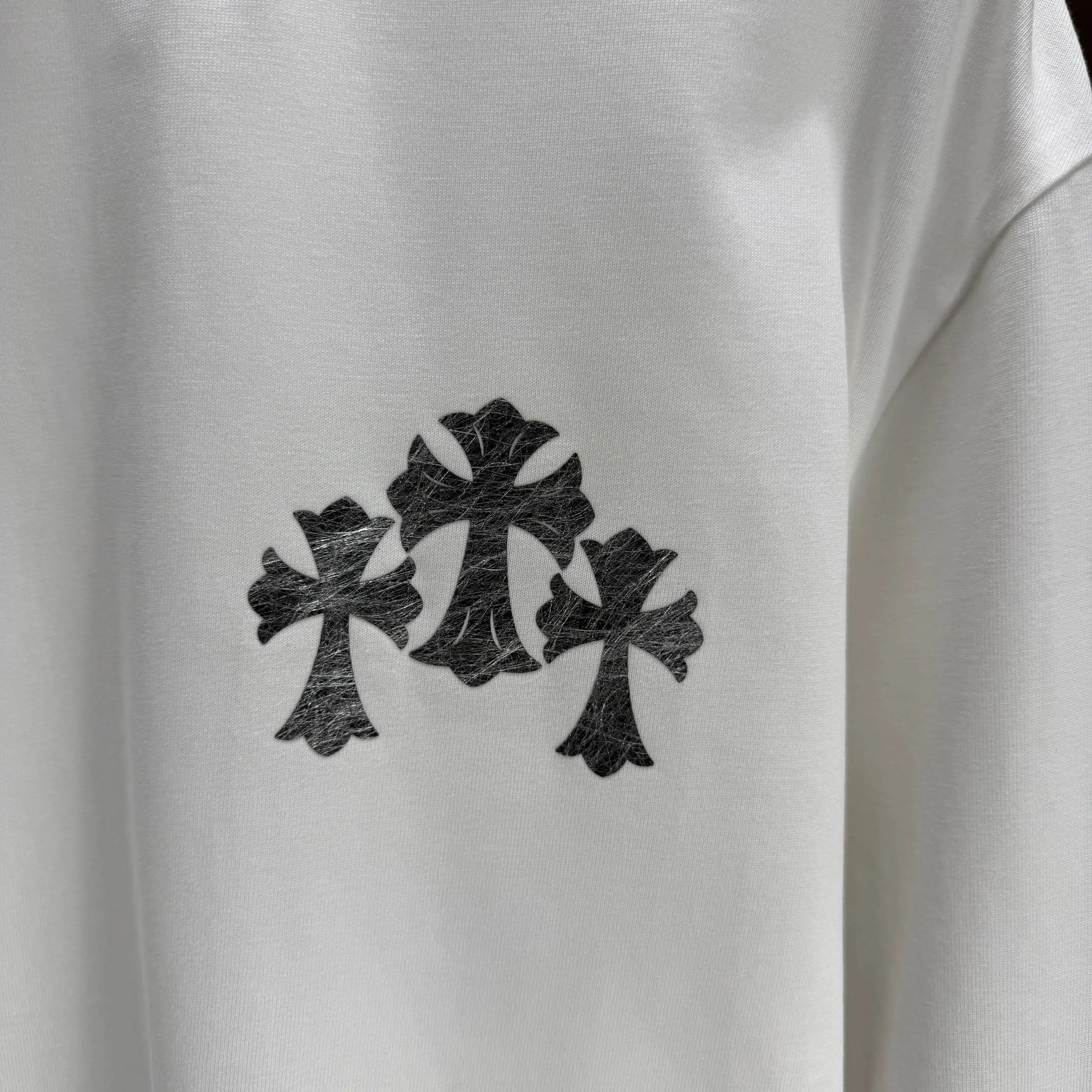 🅿️230 CH* Crow Heart* 2025 autumn and winter new thick long-sleeved T-shirt 320g pure cotton Sanskrit cross logo silver thread Color: Black White Angora Red Size: S M L XL
